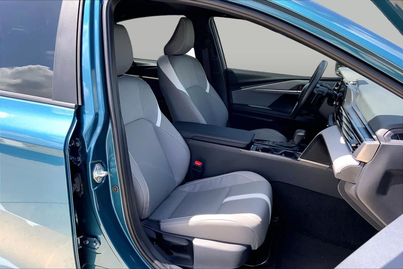 Used 2025 Ocean Gem Toyota SE image 17