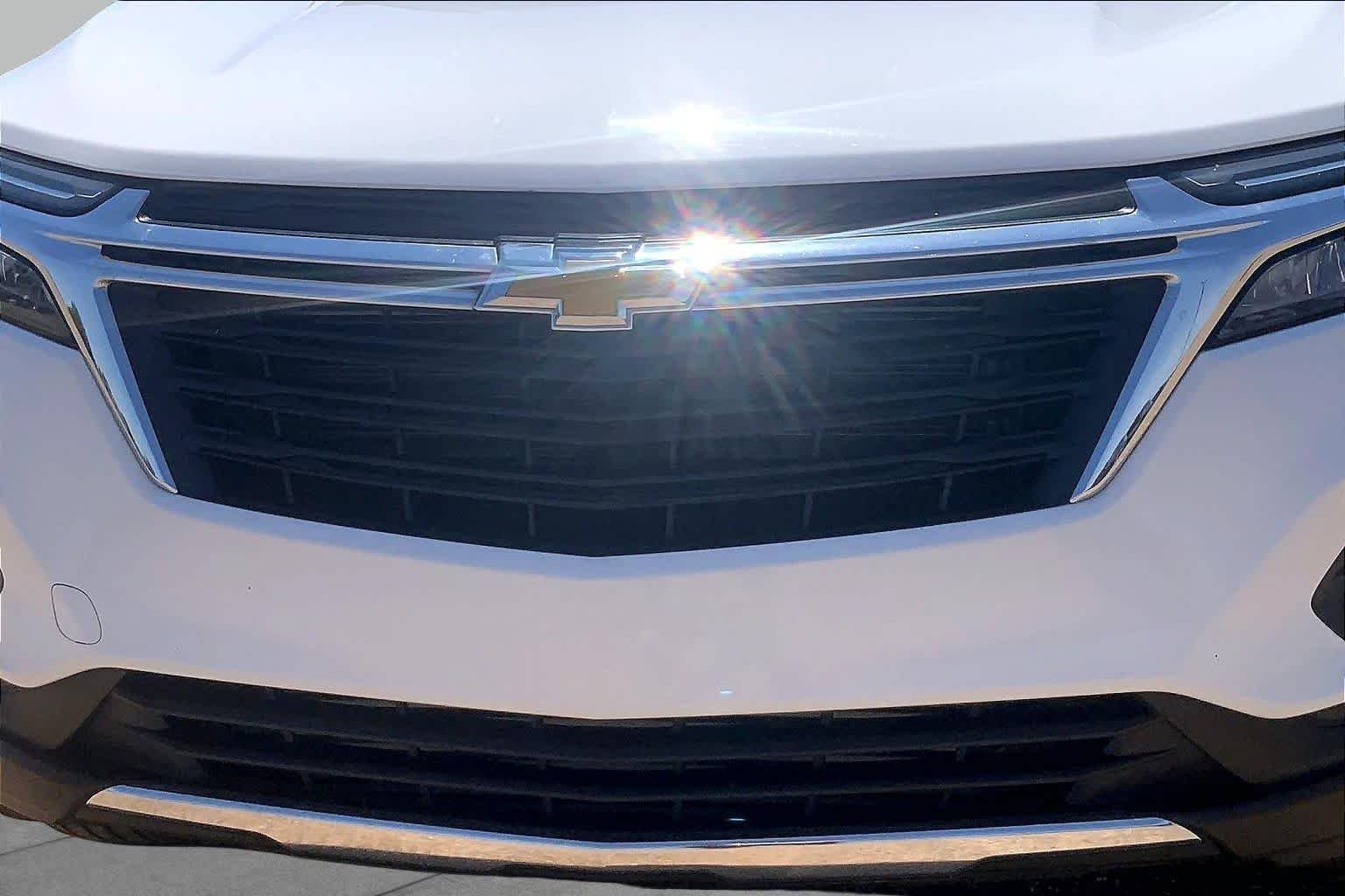 Used 2023 Summit White Chevrolet LT image 30