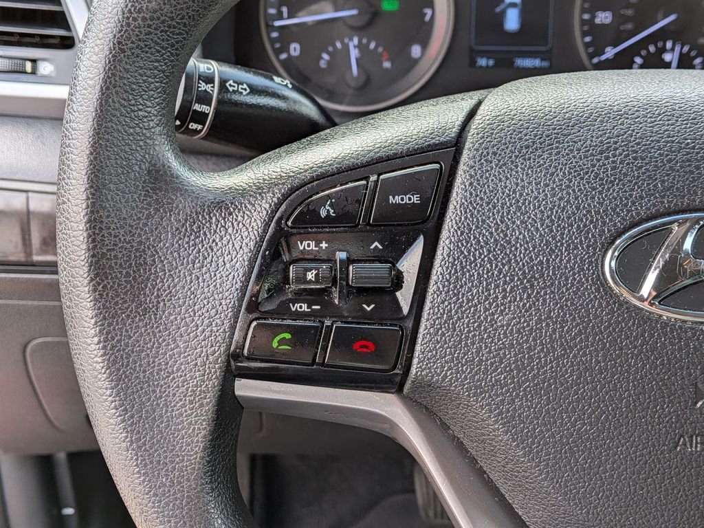 Used 2016 Orange Hyundai SE image 18