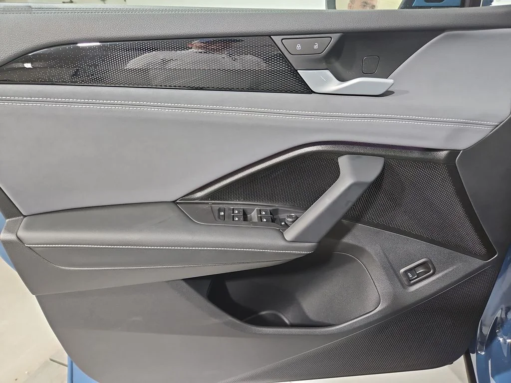 New 2026 Blue Volkswagen 2.0T SE image 10