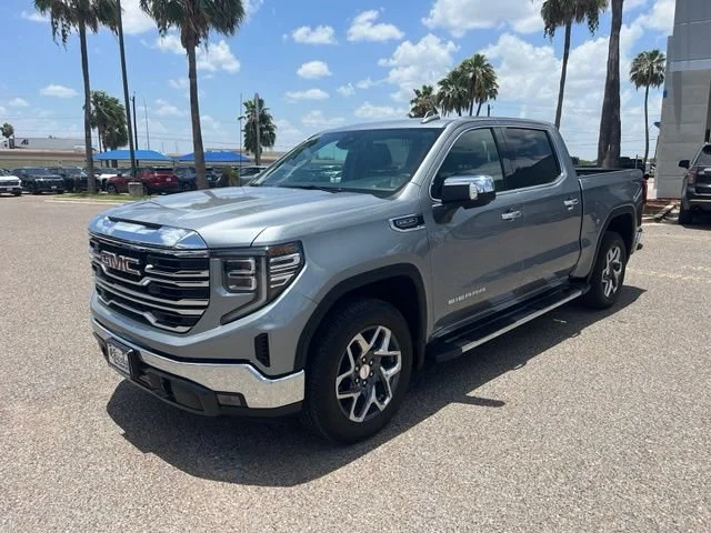Used 2025 Sterling Metallic GMC SLT image 3