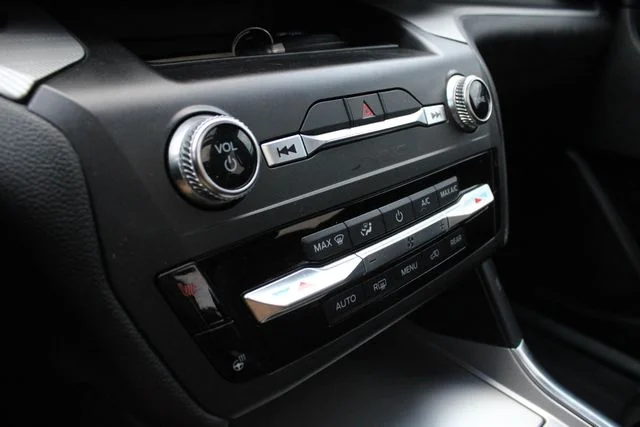 Used 2020 Black Ford XLT image 18