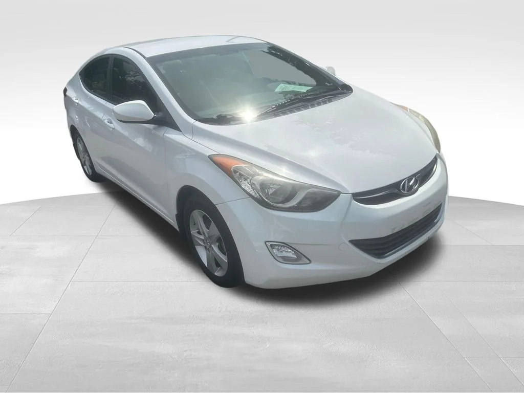 Used 2013 White Hyundai GLS image 29