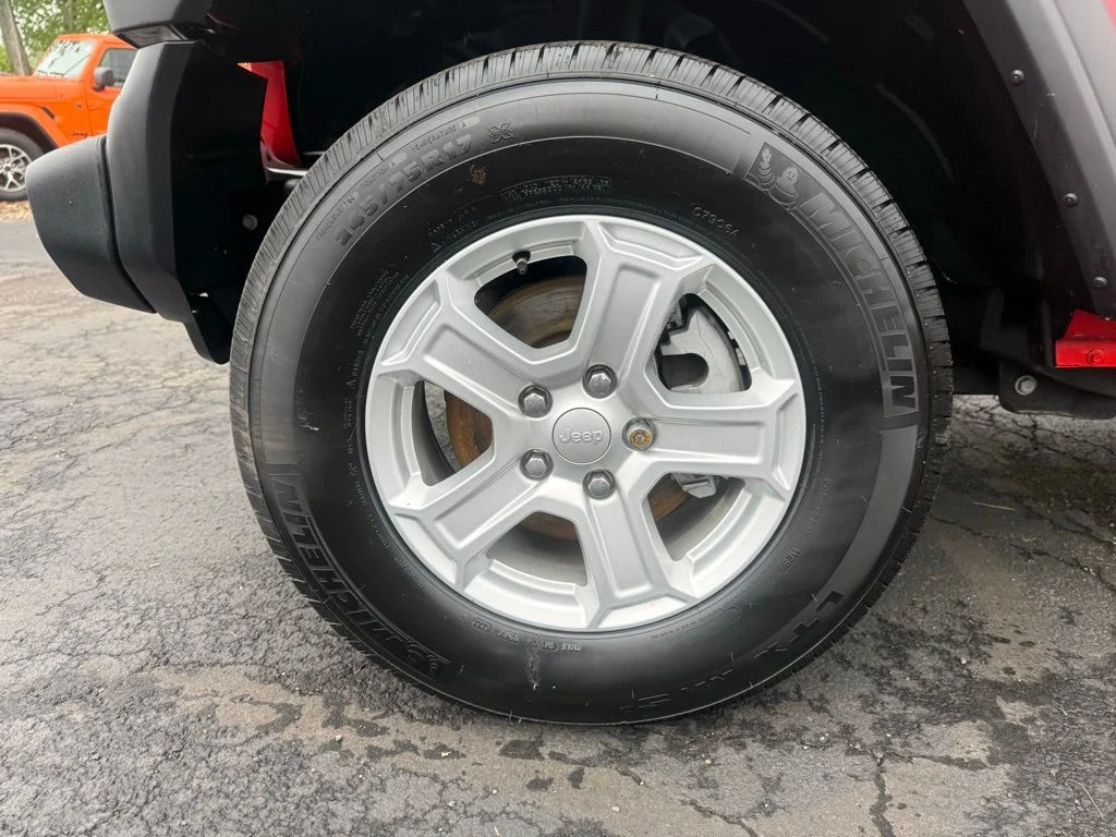Certified Used 2019 Red Jeep Sport S image 9