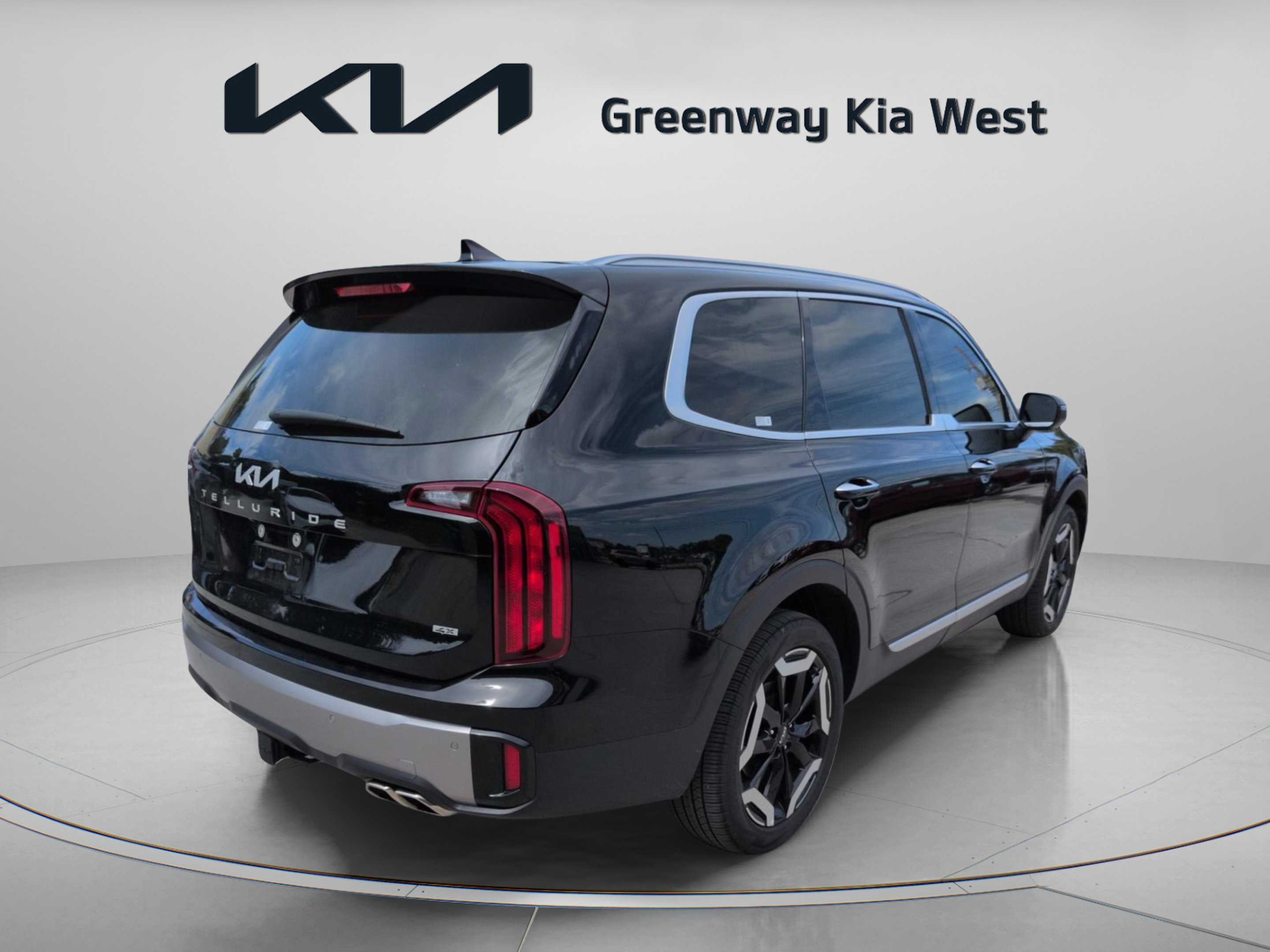 Certified Used 2025 Ebony Black Kia S image 8