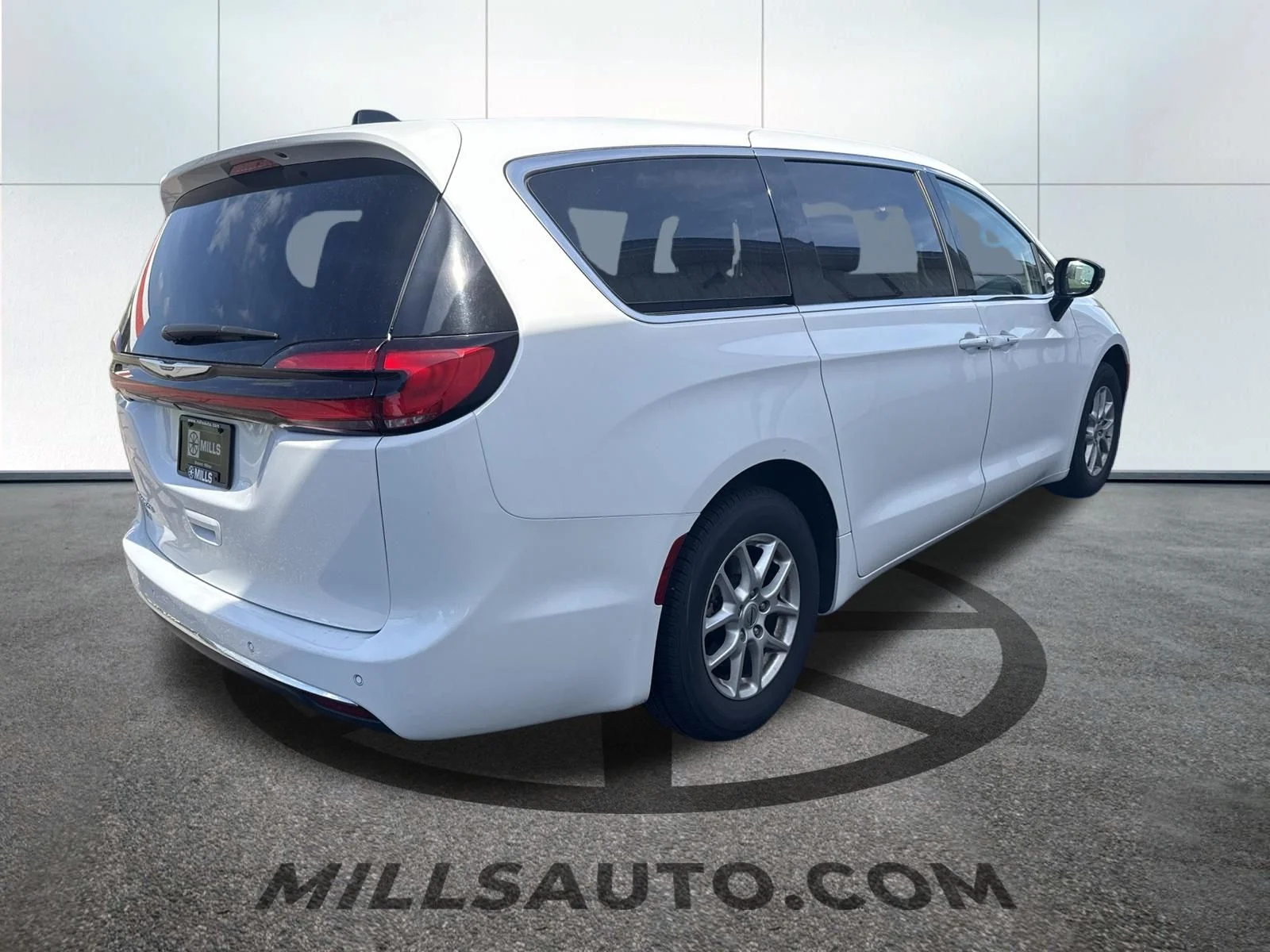 Used 2024 Bright White Clearcoat Chrysler Touring L image 3