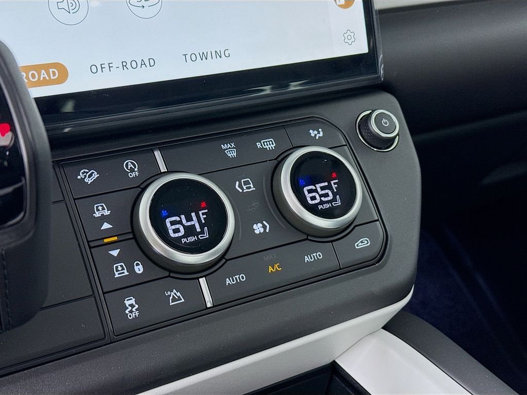 New 2026 Fuji White Land Rover S image 17