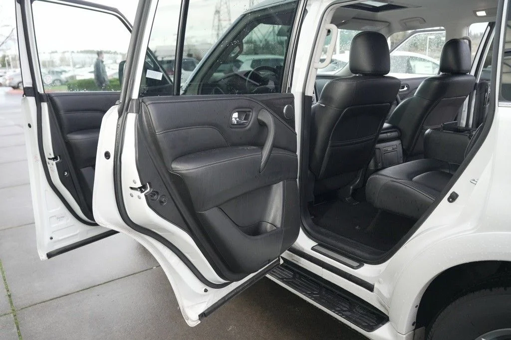 Used 2024 Moonstone White INFINITI LUXE image 23