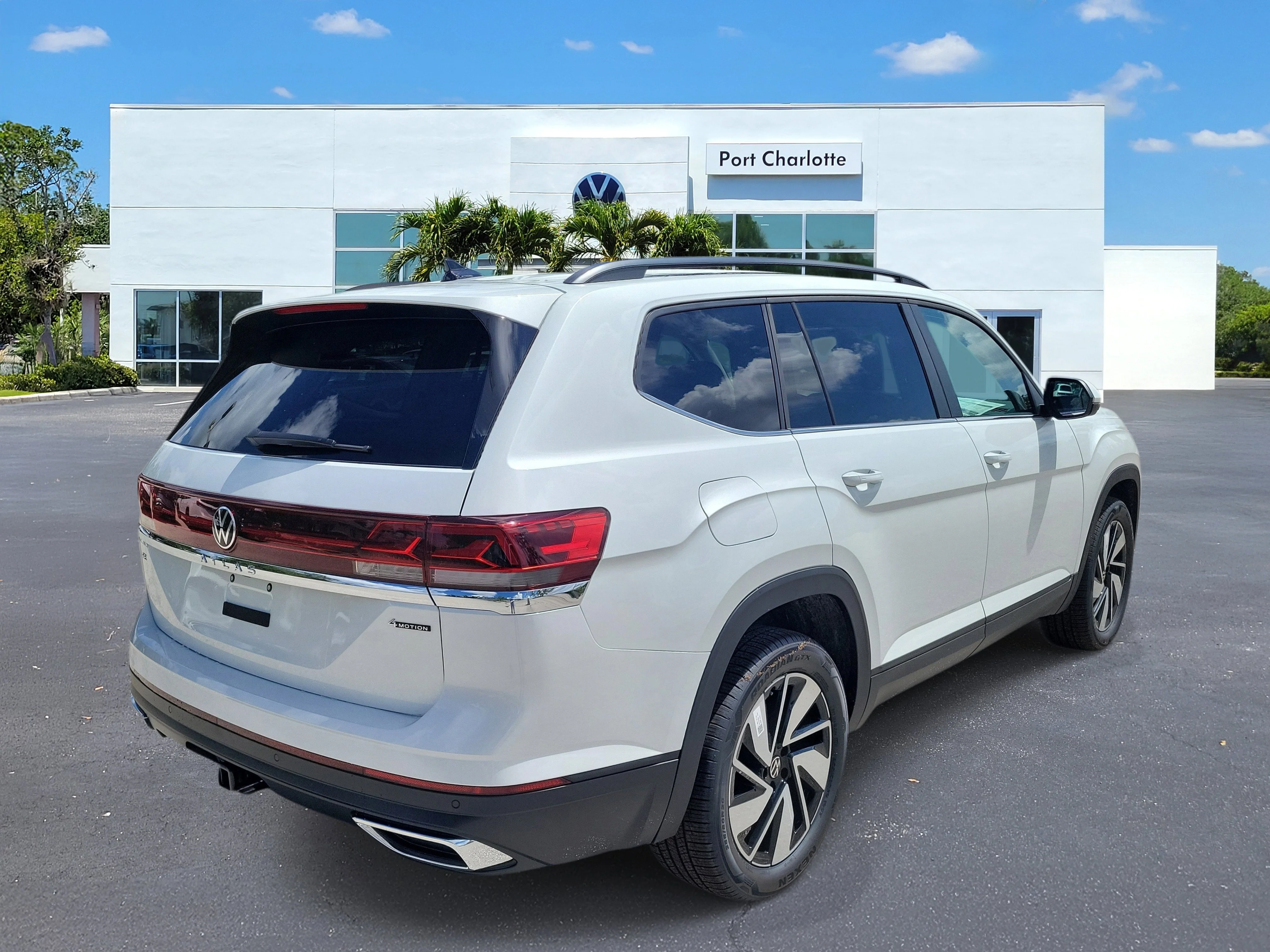 New 2026 White Volkswagen SE w/Technology image 33