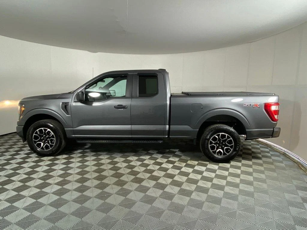 Used 2023 Gray Metallic Ford XL image 11