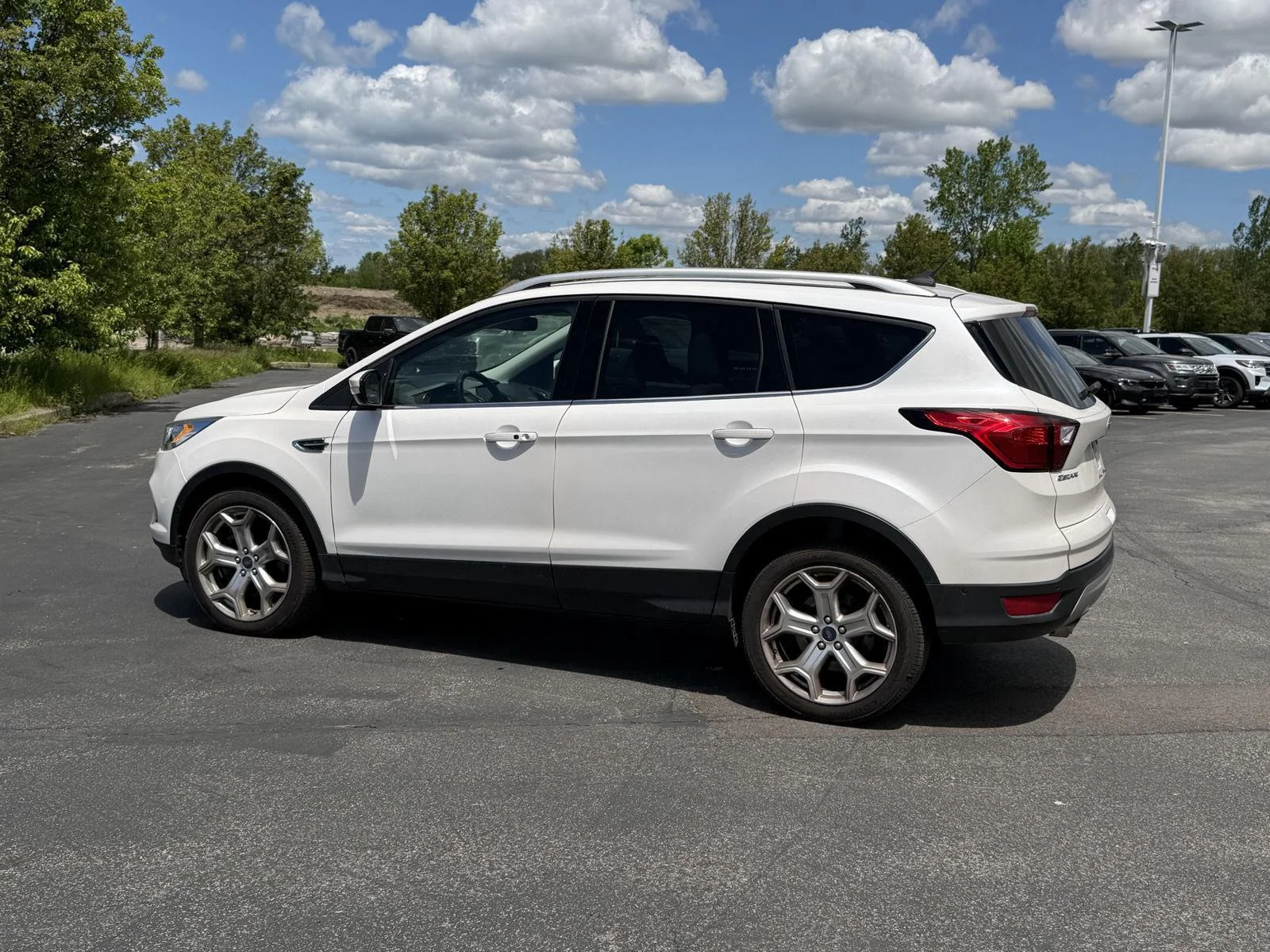 Used 2019 White Platinum Tri-Coat Metallic Ford Titanium image 6