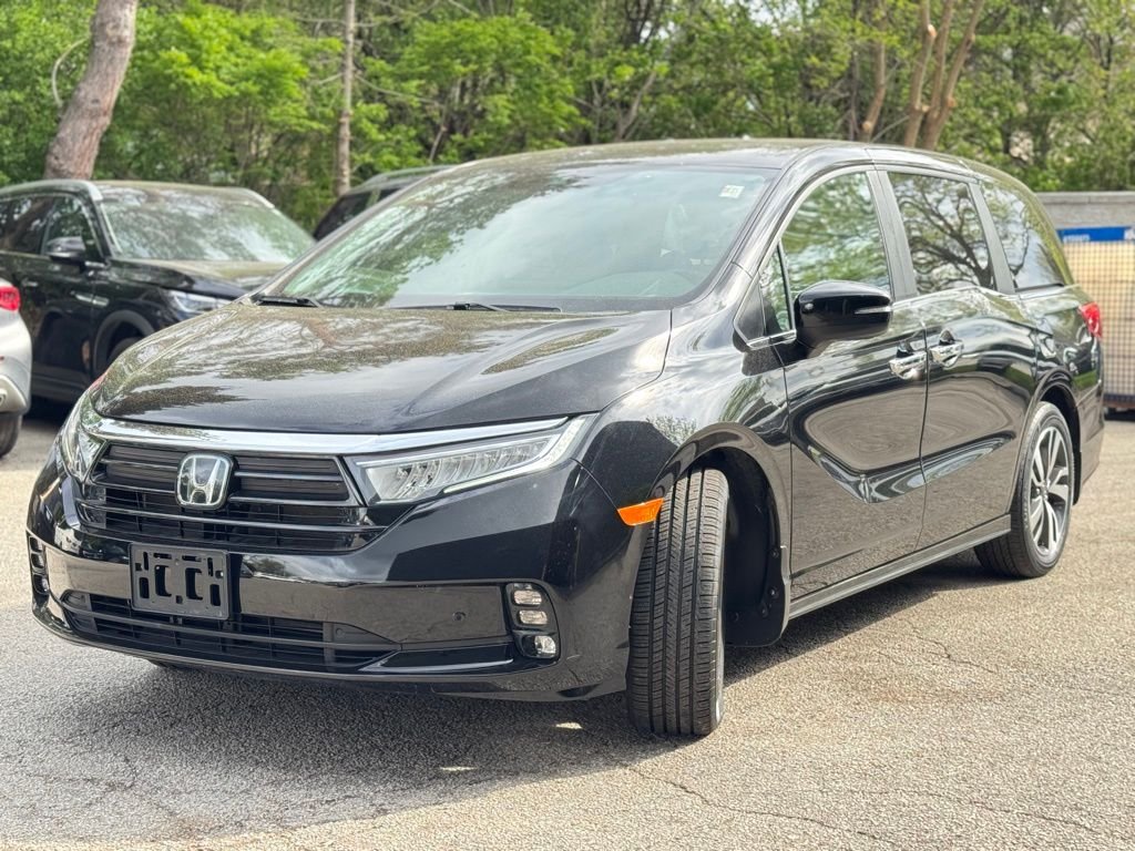 Used 2024 Crystal Black Pearl Honda Touring image 3