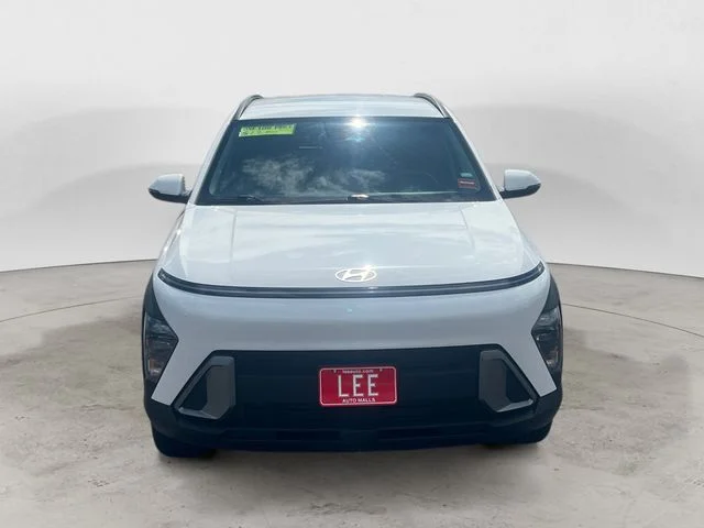 Used 2024 White Hyundai SEL image 8