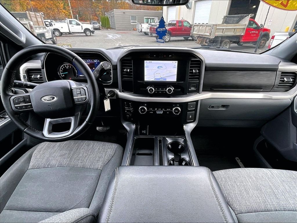 Used 2023 Oxford White Ford XLT image 16