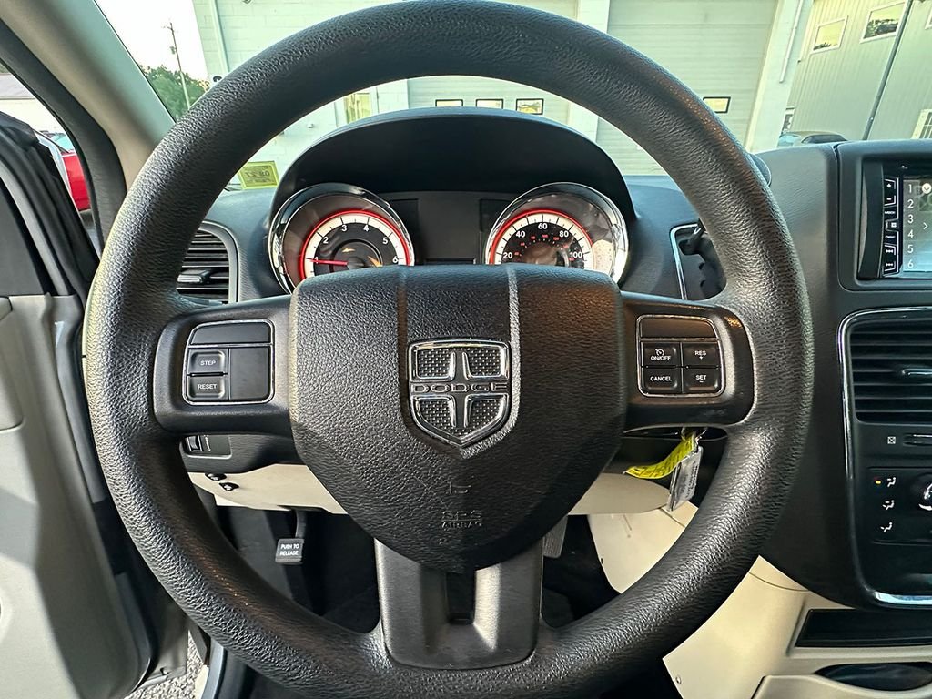 Used 2014 Silver Dodge Wheelchair Accessible- SXT image 36
