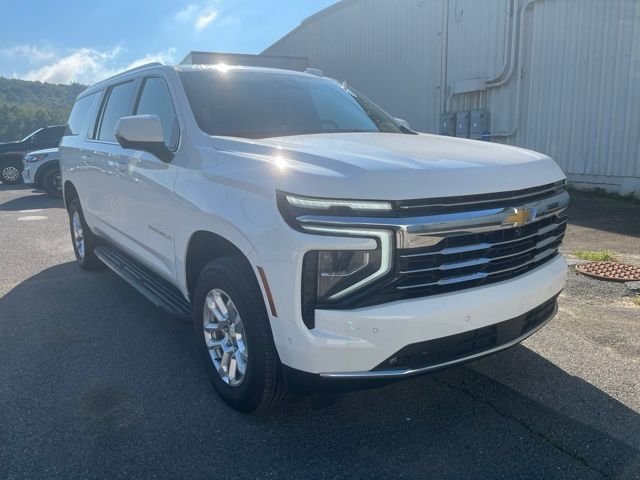 Used 2026 Summit White Chevrolet LT image 3