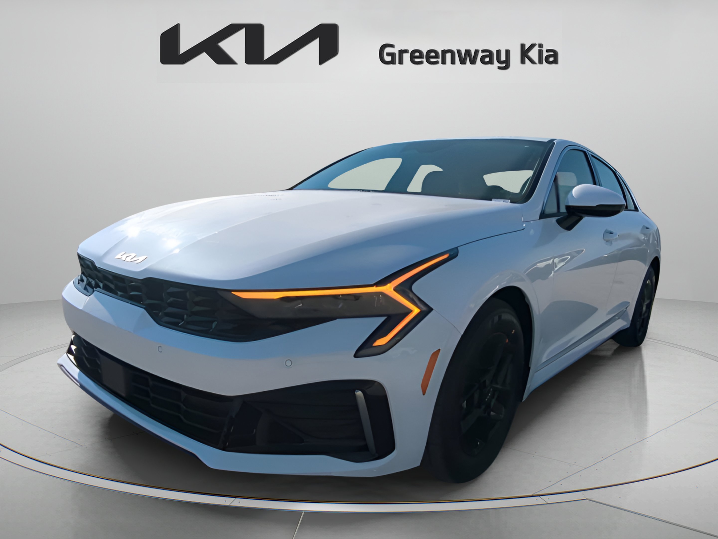 New 2026 Snow White Pearl Kia LXS image 4