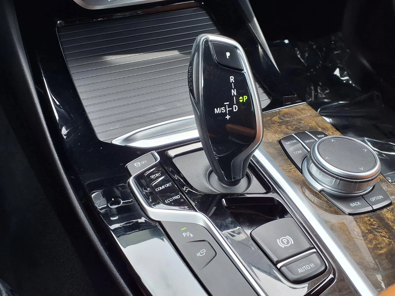 Used 2020 Mineral White Metallic BMW sDrive30i image 19
