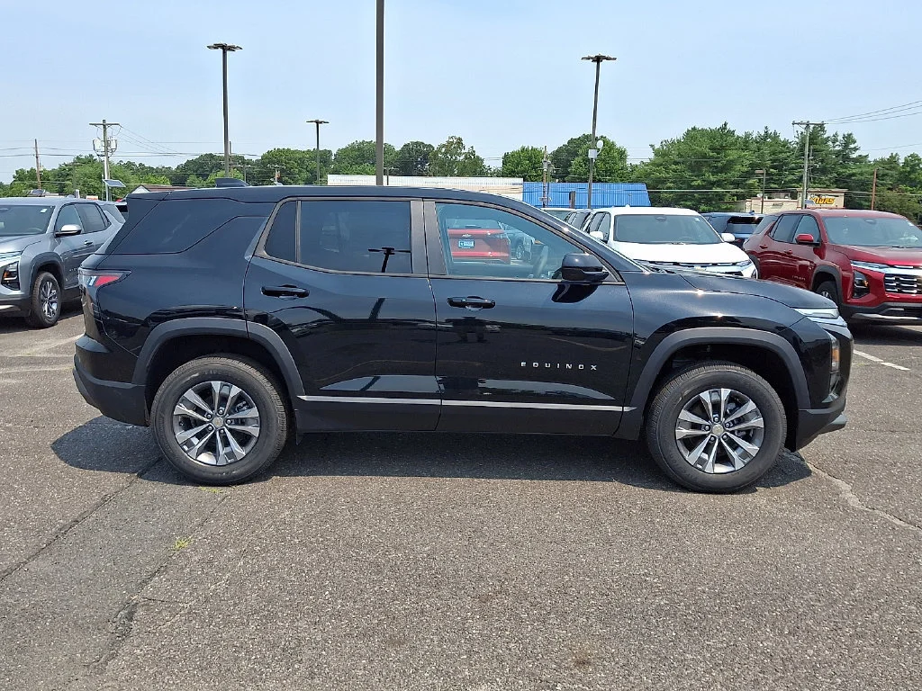 New 2027 Mosaic Black Metallic Chevrolet LT image 9