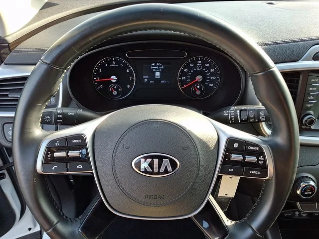 Used 2019 White Kia LX image 20