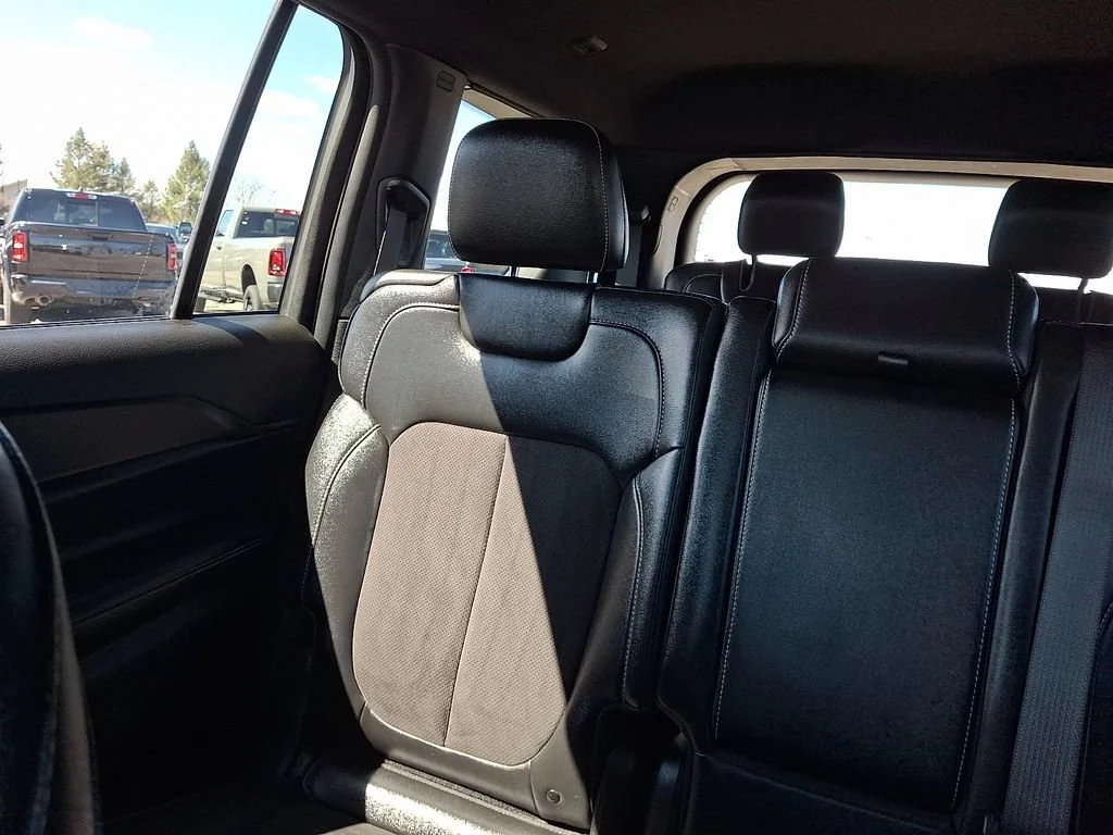 Used 2024 Baltic Gray Metallic Clearcoat Jeep Altitude image 19