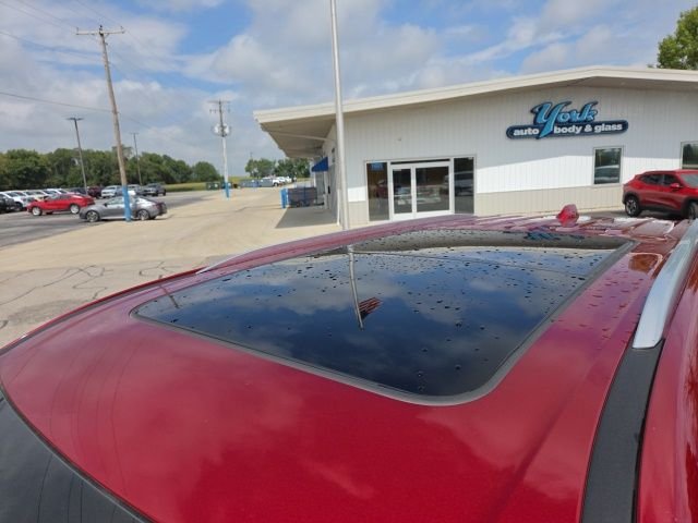 Used 2025 Red Buick Avenir image 11