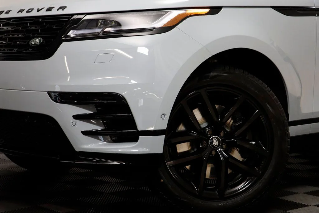 New 2026 Gray Land Rover Dynamic SE image 4