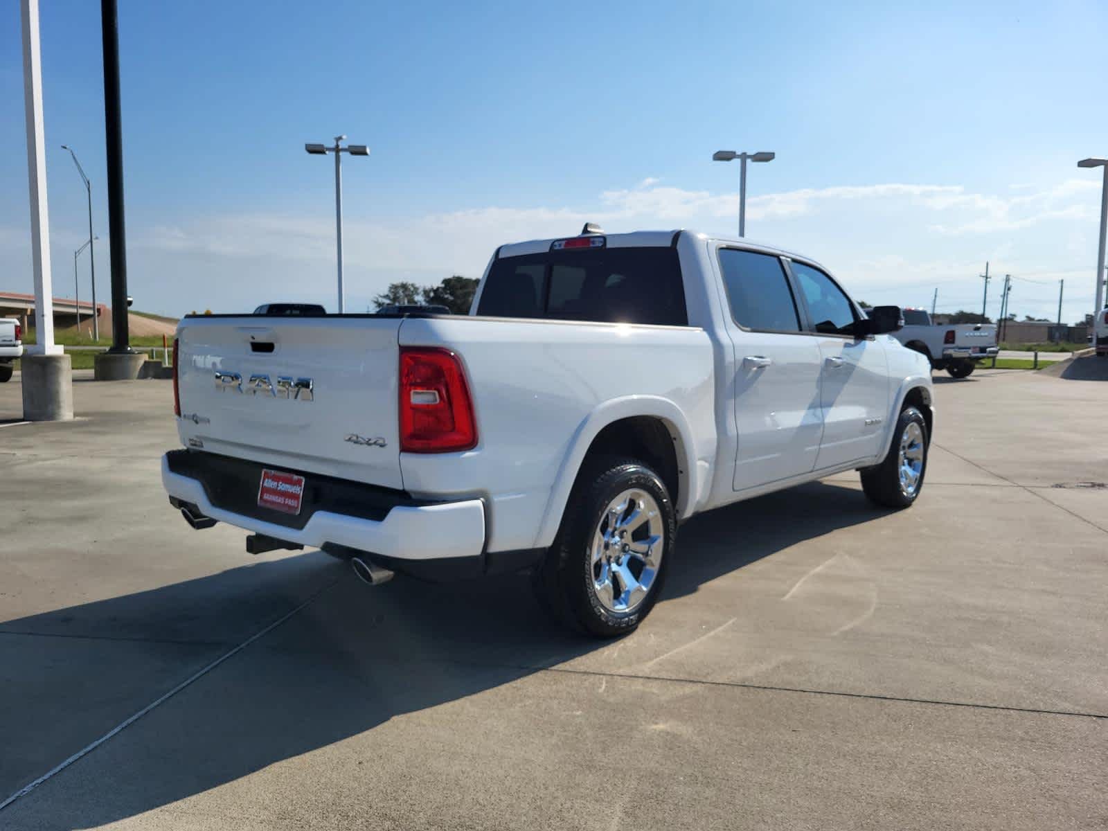 New 2026 Bright White Clear-Coat Exterior Paint RAM Lone Star image 5