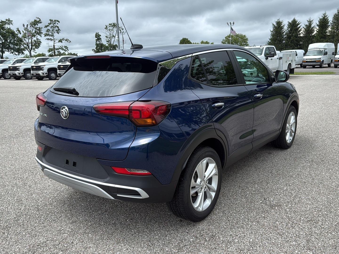 Used 2023 Sapphire Metallic Buick Preferred image 5