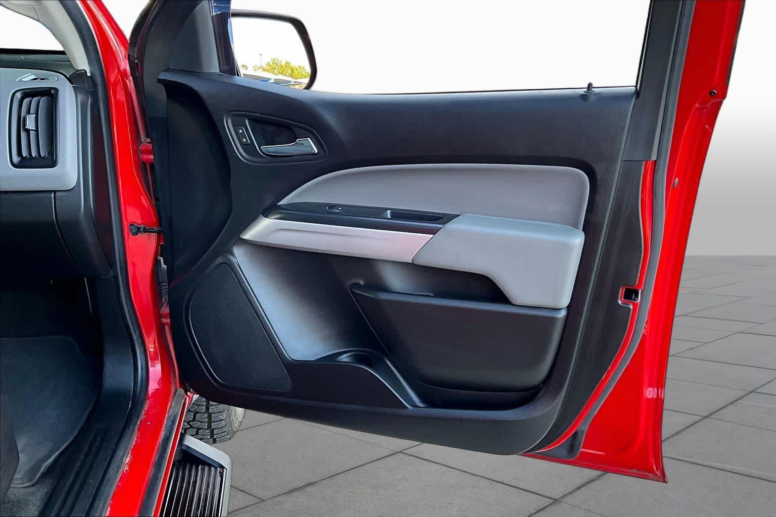 Used 2018 Red Hot Chevrolet 4WD LT image 23