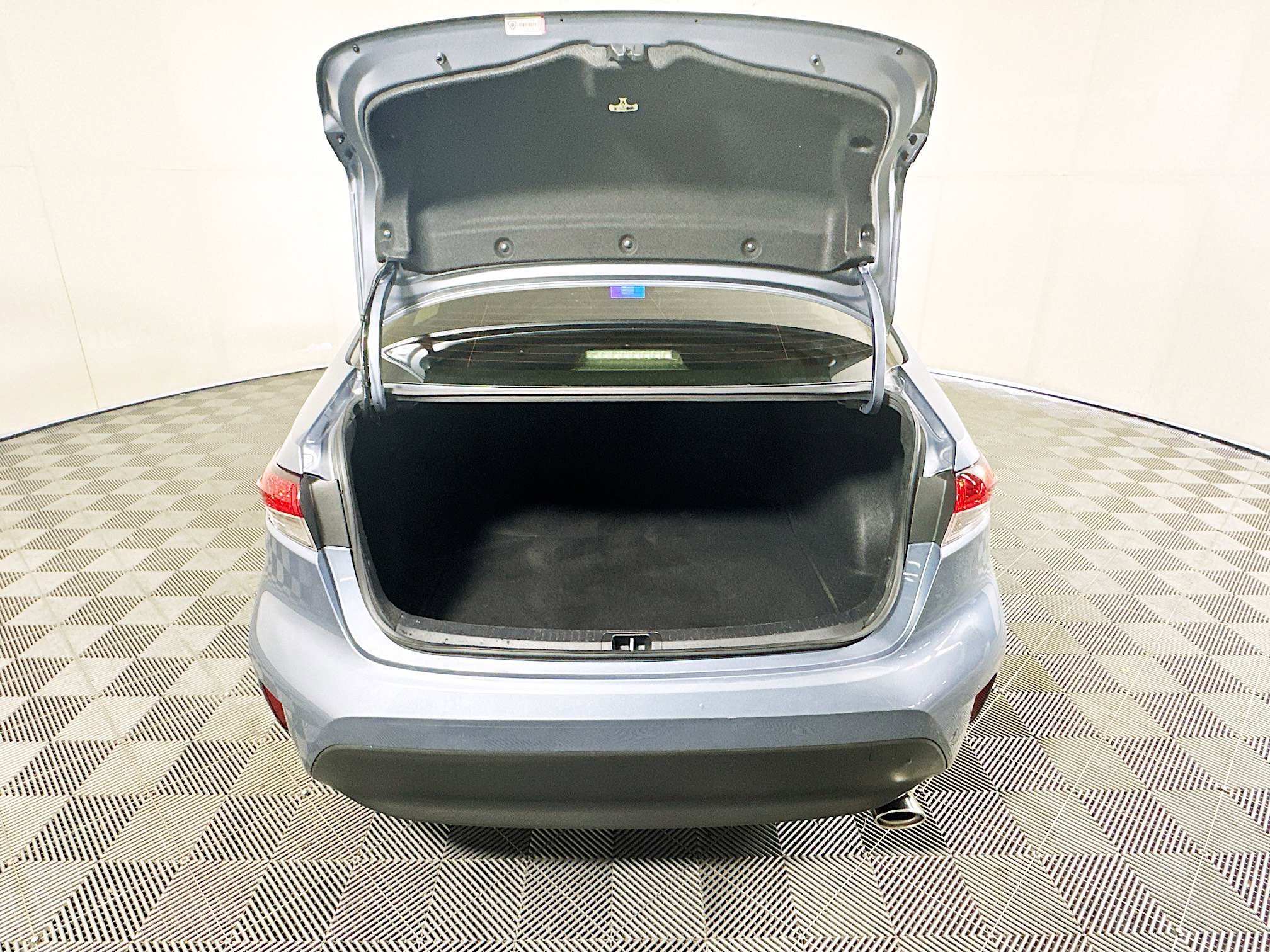 Used 2025 Celestite Toyota Hybrid LE image 30