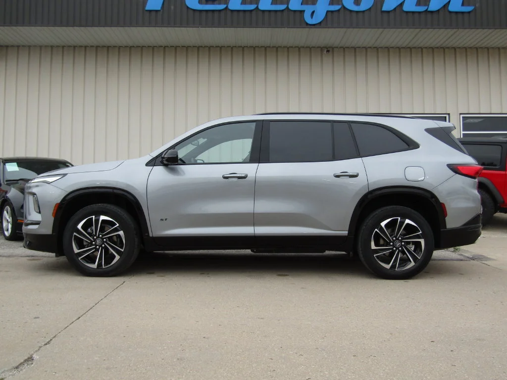 Used 2025 Moonstone Gray Metallic Buick Sport Touring image 11