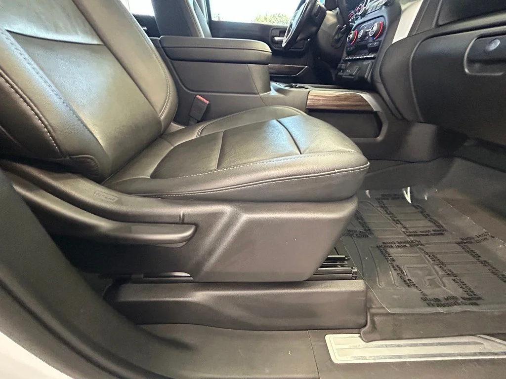 Used 2021 White Chevrolet RST image 27