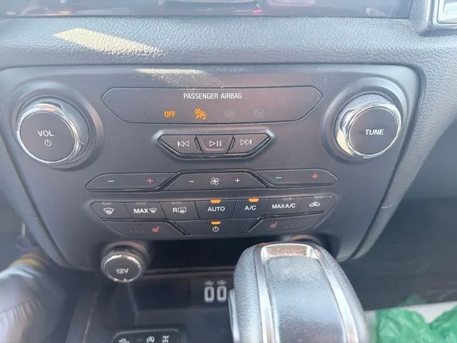 Used 2019 Silver Ford Lariat image 22