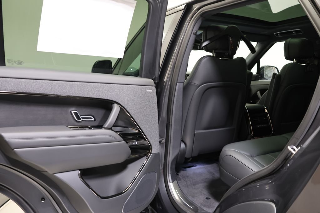 New 2026 Carpathian Grey Land Rover Dynamic SE image 33