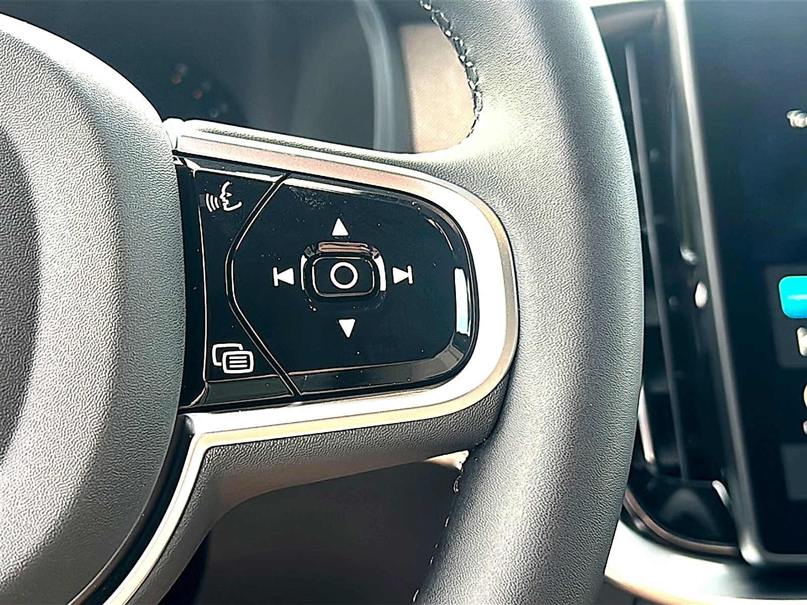 2026 Volvo XC90 Plus - Photo 19