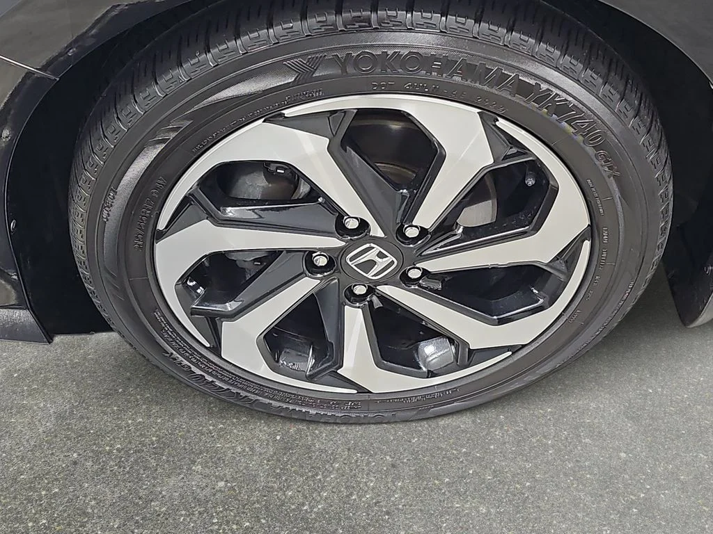 Used 2017  Honda EX-L image 32
