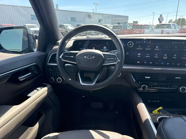 Used 2025 Black Chevrolet Z71 image 16