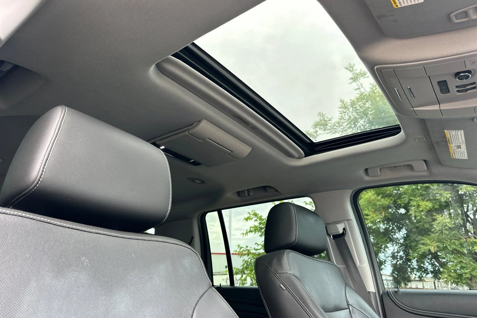 Used 2018 Black Chevrolet Premier image 18