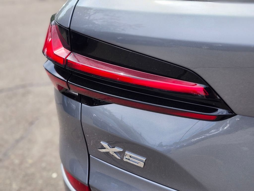 New 2026 Gray BMW xDrive40i image 8