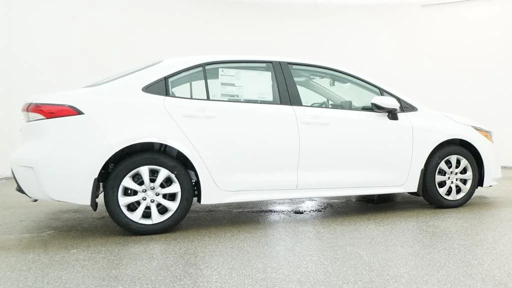 New 2026 Ice Cap Toyota LE image 15