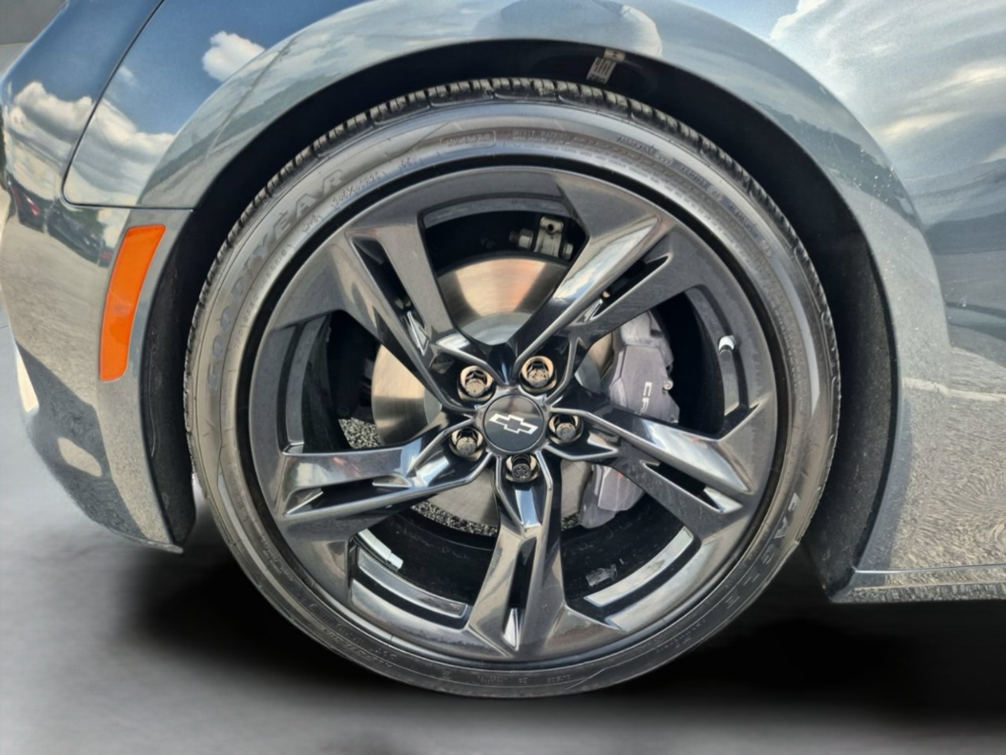 Used 2023 Shadow Gray Metallic Chevrolet LT1 image 30