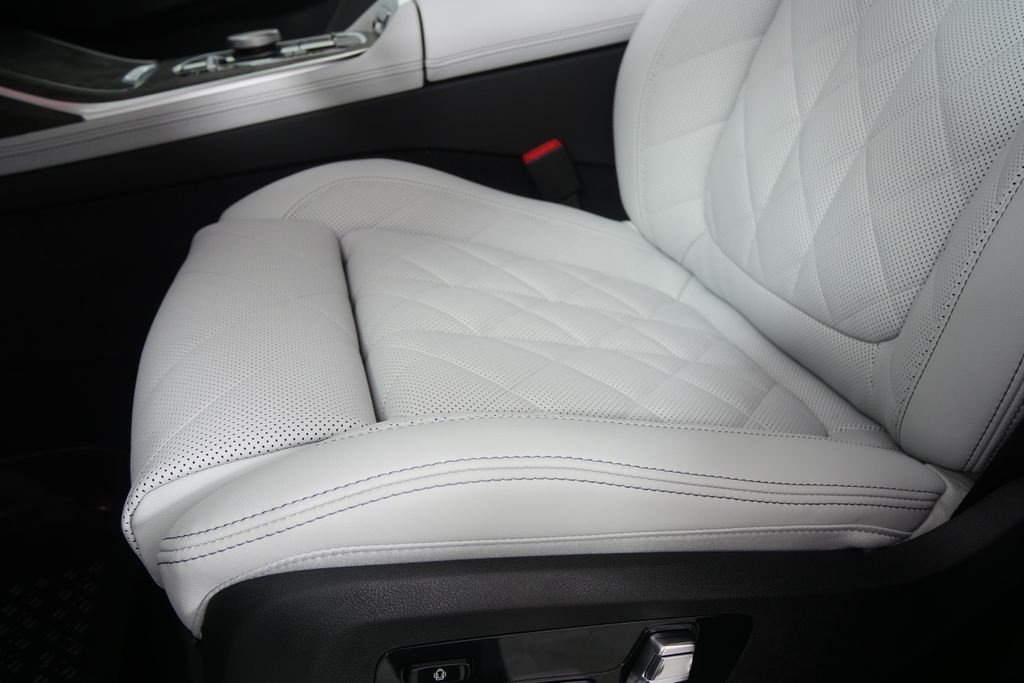 New 2027 Alpine White BMW xDrive40i image 9