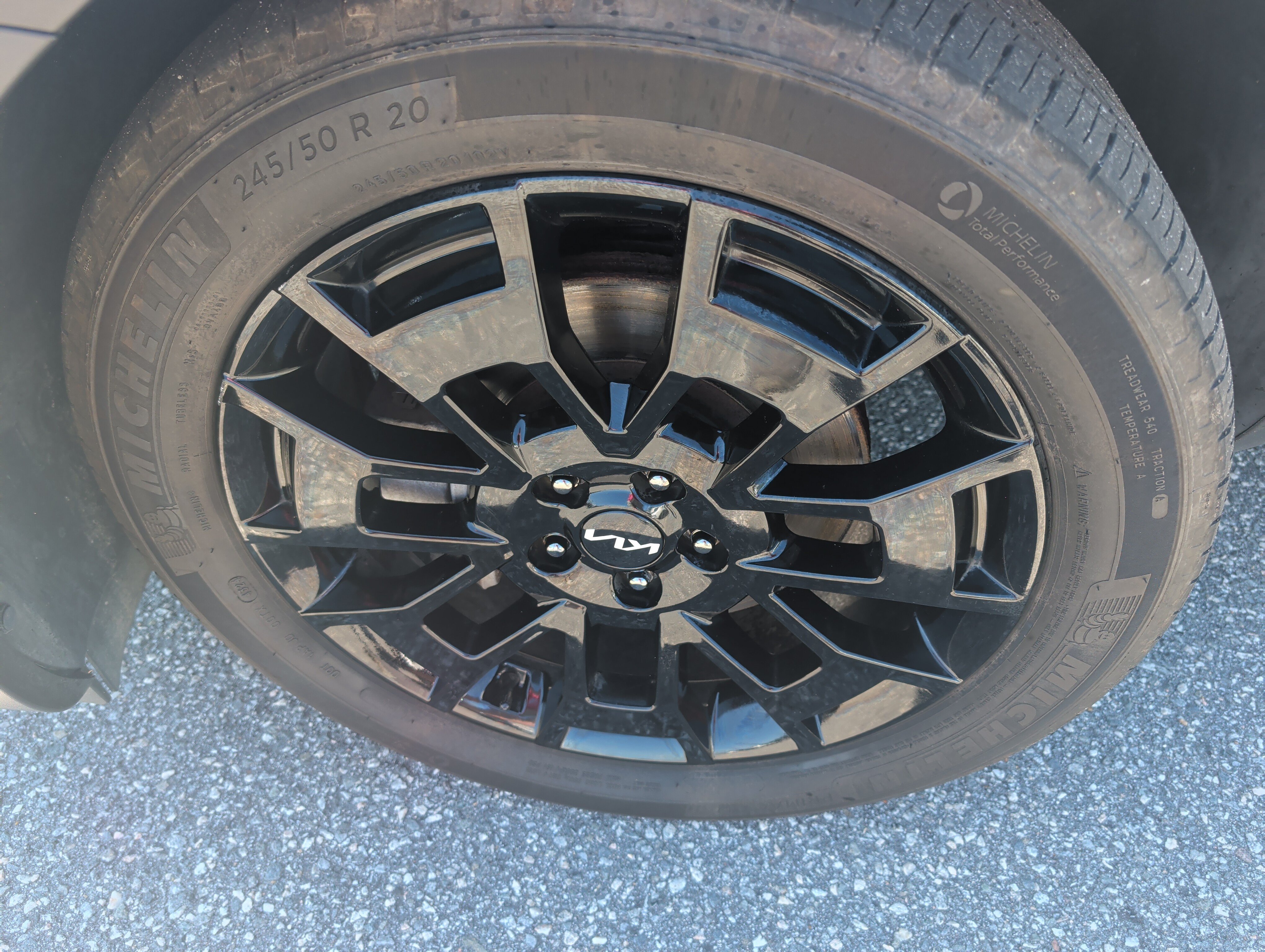Used 2022 Wolf Gray Kia EX image 7