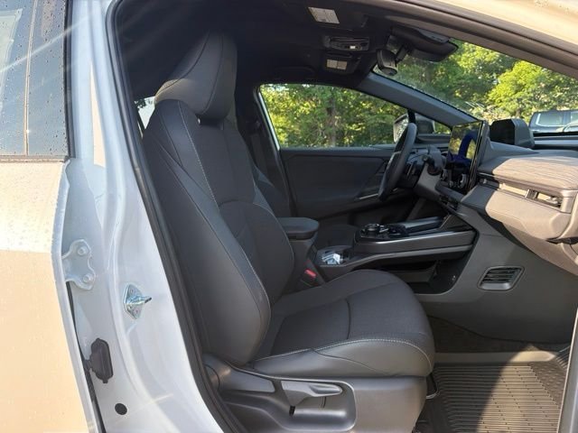 New 2026 Wind Chill Pearl <sup>1</sup> Toyota  SE image 27