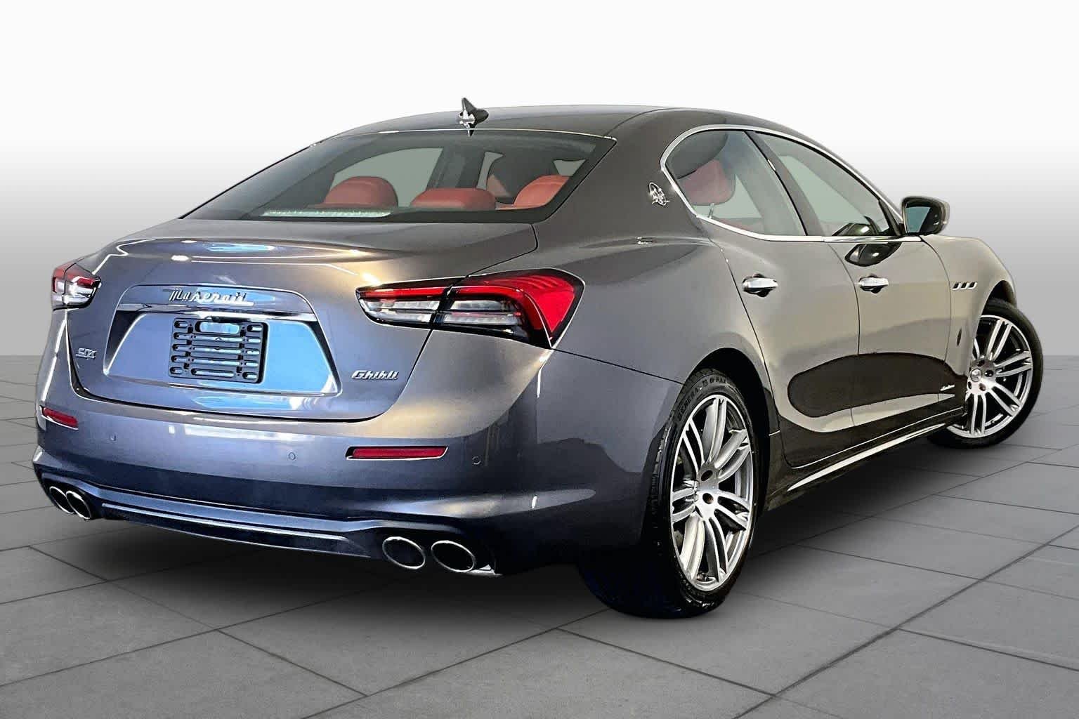 Used 2021 Grigio Maratea Metallic Maserati S Q4 GranLusso image 13