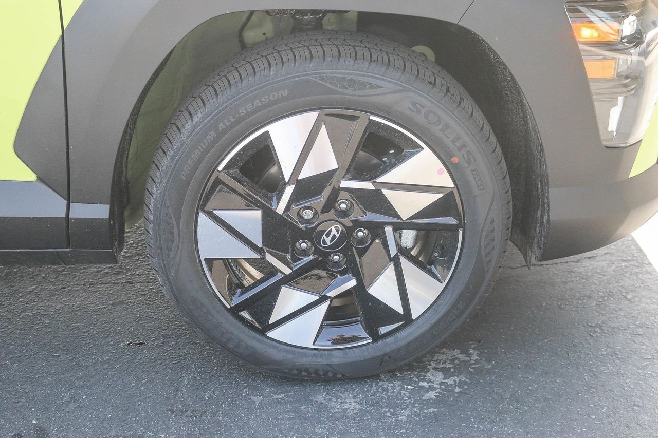 2025 Hyundai Kona SEL - Photo 11