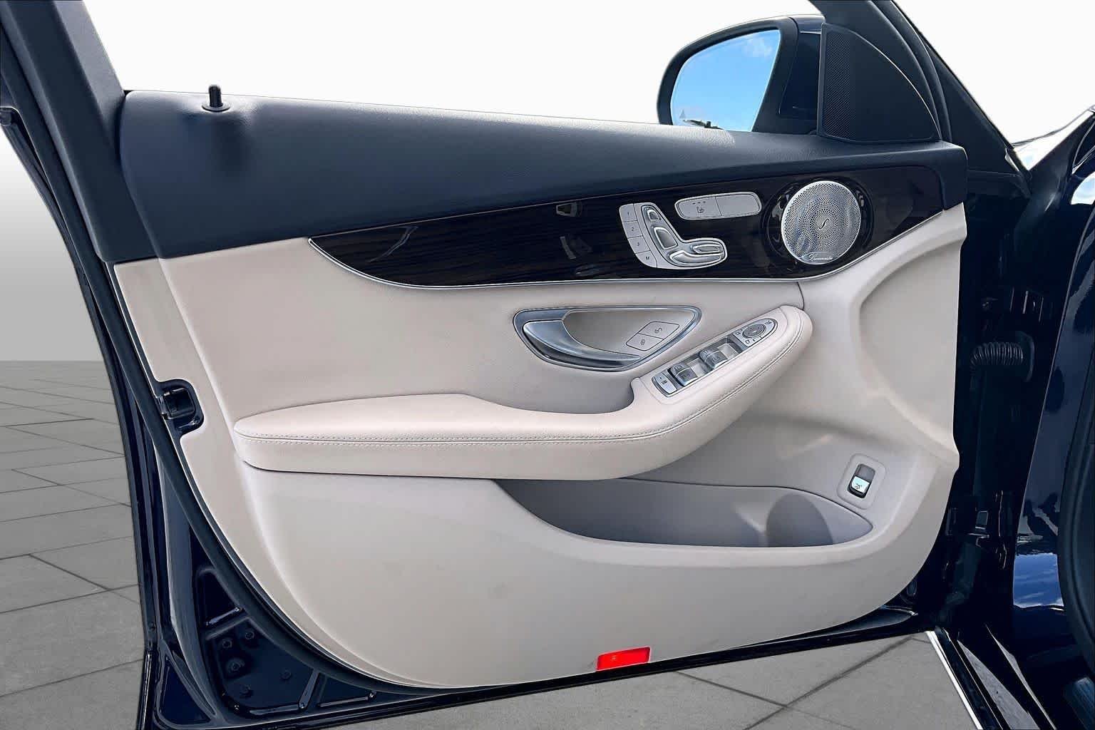 Used 2018 Lunar Blue Metallic Mercedes-Benz C 300 image 22