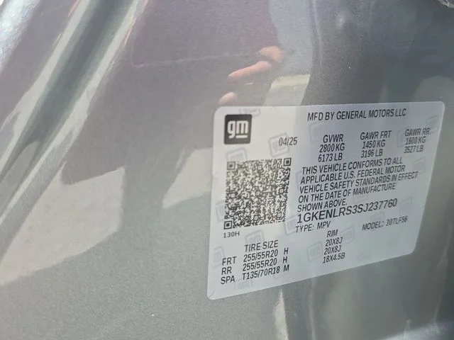 Used 2025 Silver GMC Denali image 37