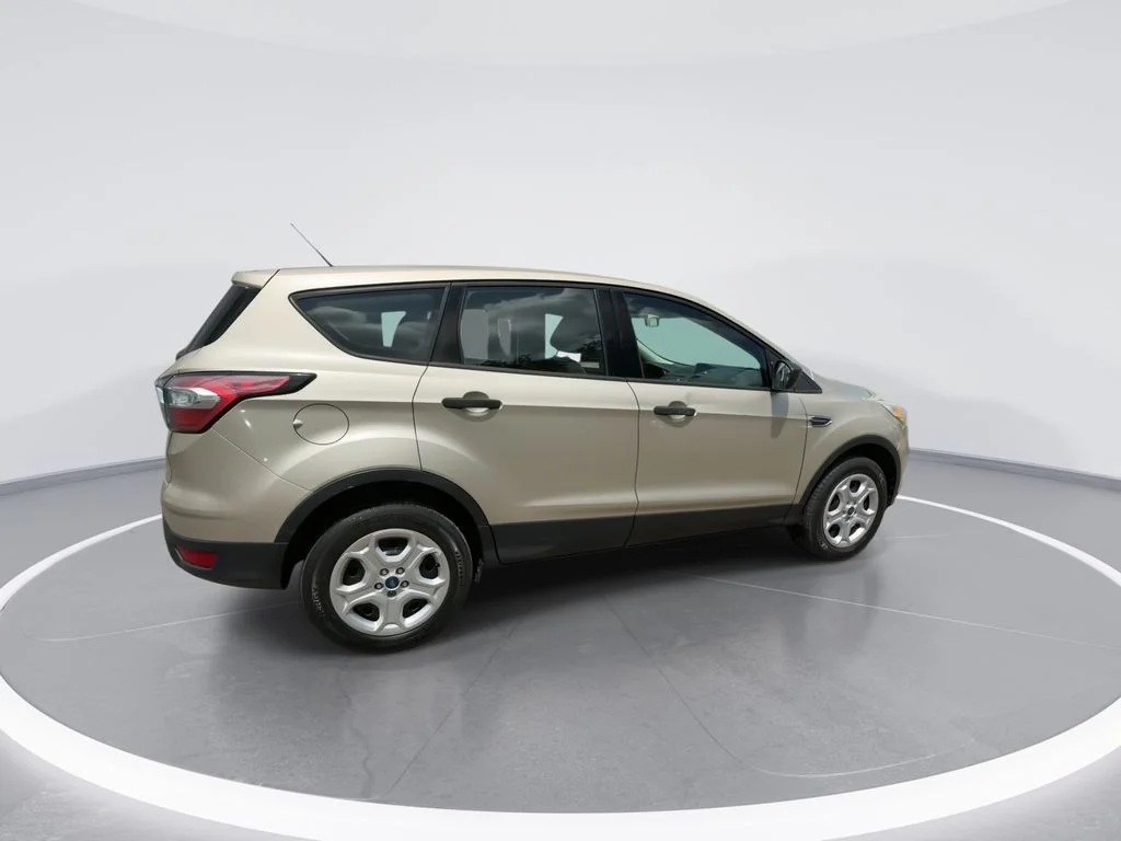 Used 2017 Gold Ford S image 9